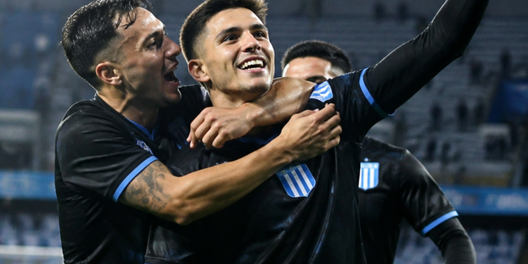 Racing se llevó un triunfo importante en Córdoba al vencer 2-1 a Estudiantes de Río Cuarto por el Torneo Clausura