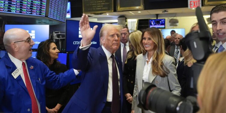 Predicciones del mercado apuntan a un desafío para Trump en las elecciones